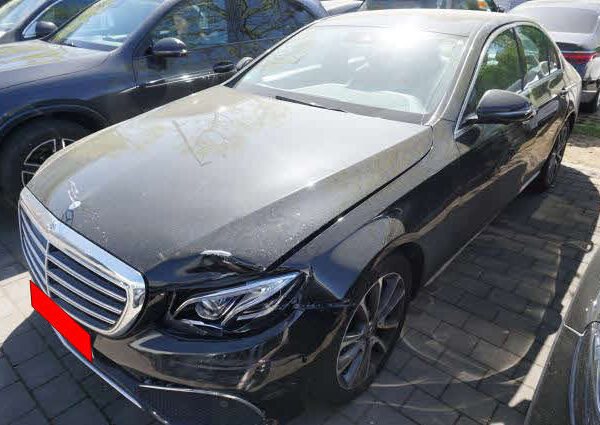 Mercedes-Benz E 400 4MATIC 245kW Automatik Benzin UNFALLSCHADEN