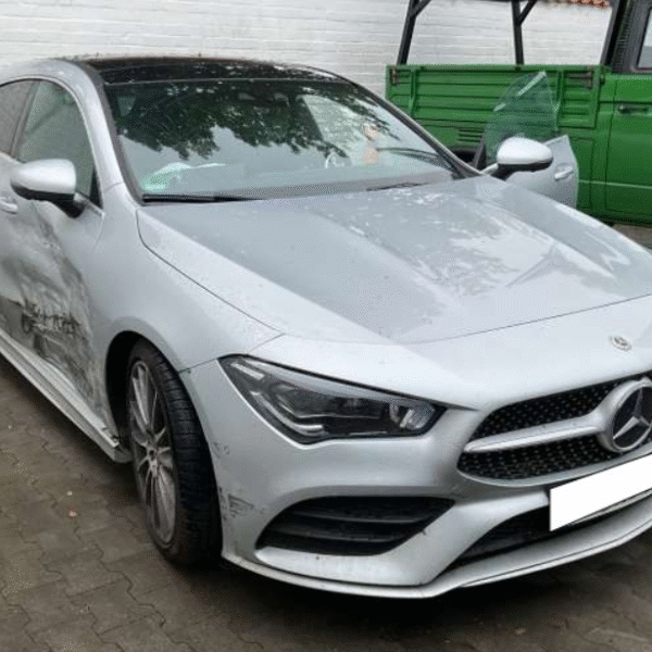 Mercedes-Benz CLA 200 120kW Automatik Benzin unfall