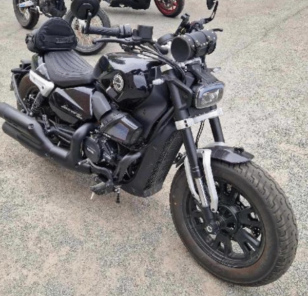 Benelli Leoncino Bobber 400